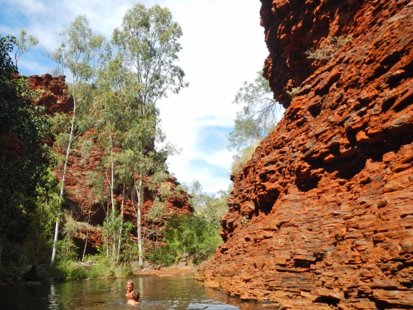 On the way to Handrail Pool